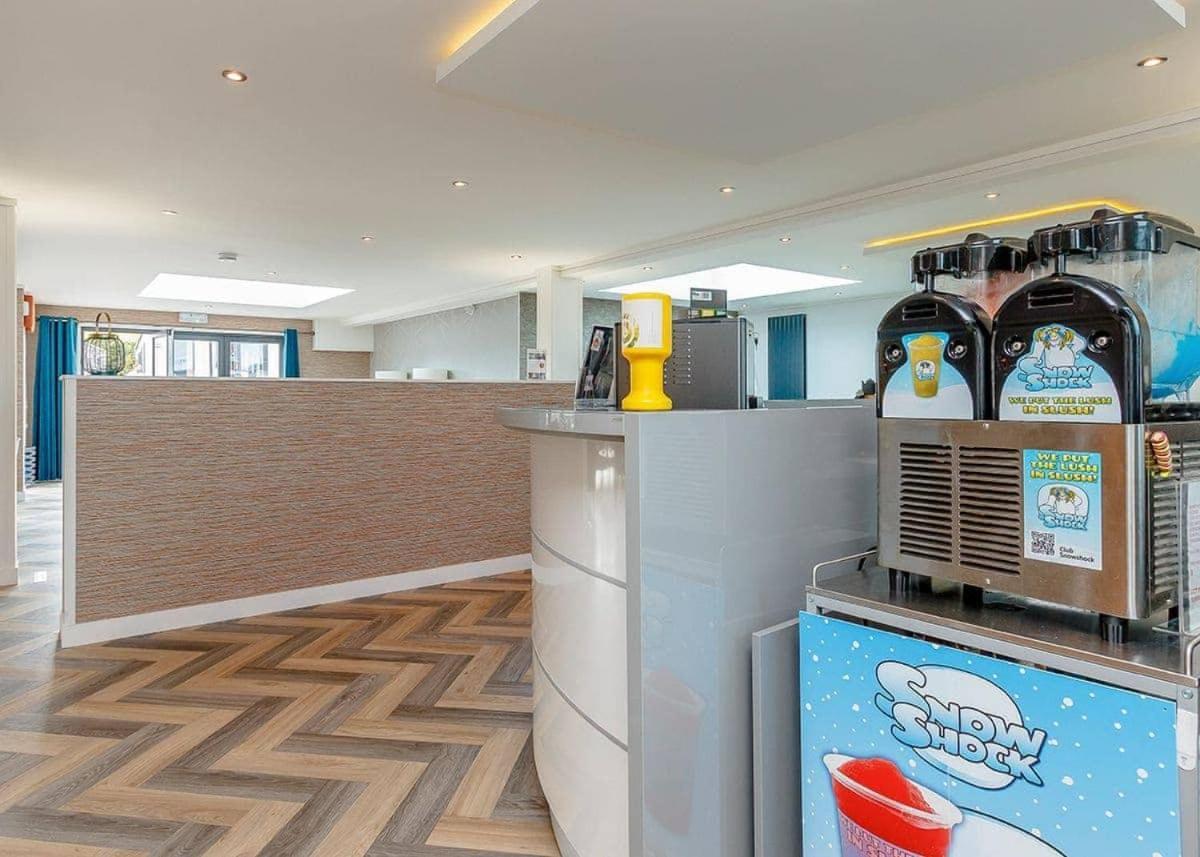 Crofthead Hotel Еър Екстериор снимка